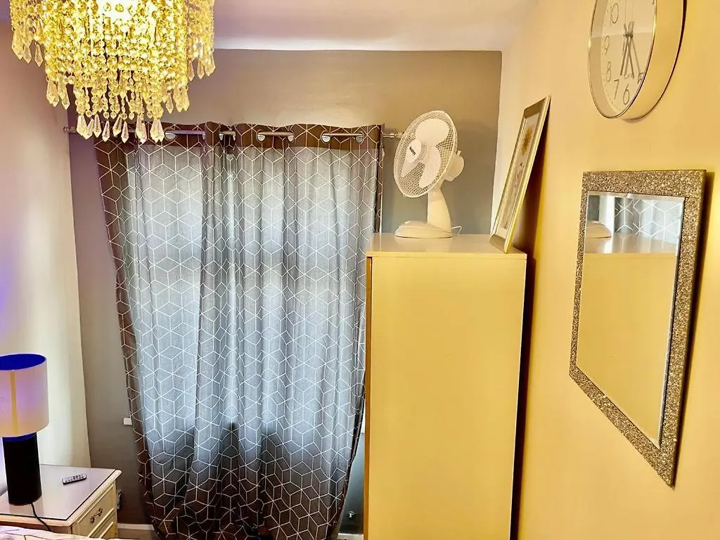 Lovely Holiday Home Near Cardiff City Centre - Madoc Road 3 Bedrooms Sleeps Up To 7 Großbritannien